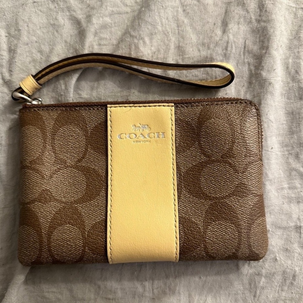 Coach Corner Zip Wristlet